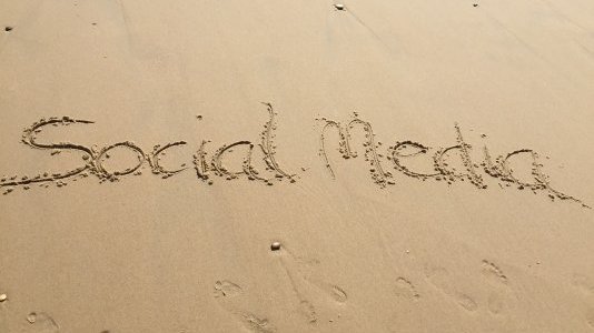 وسائل التواصل الاجتماعي وآليات جديدة لتشكيل الرأي العام